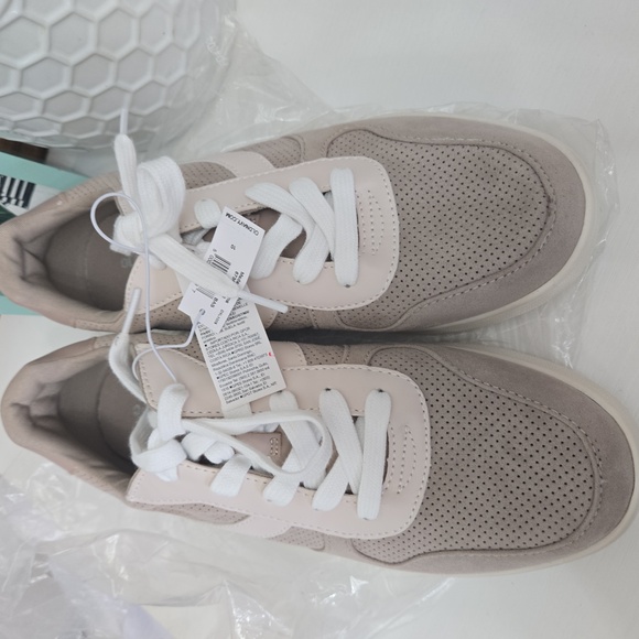 NWT Old Navy Women’s Sneakers Size 10 Neutral Beige Casual Shoes - Picture 6 of 9